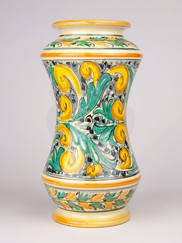 Vaso ad albarello con foglie e volute (H 30)